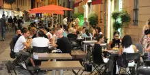 Le associazioni al sindaco: "Dehors in centro storico, sbagliato considerarli tra i motivi di insicurezza"