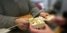 "Occhio alla colf che ruba i gioielli". Maxi sequestro nei ‘Compro Oro’