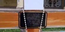 Allarme furti nei cimiteri: "Epigrafe staccata, rubati persino angioletti e foto dei defunti"