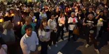 Una luce per Gaza. Piazzale Innocenti s’illumina di candele: "Fermiamo la strage"