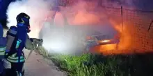 Auto in fiamme nella notte a Cadelbosco e Albinea