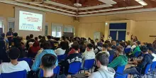La piaga della dipendenza in uno spettacolo