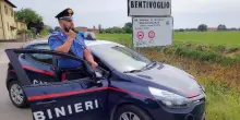 Ubriaco crea il panico tra i clienti di un bar, poi aggredisce i carabinieri: arrestato