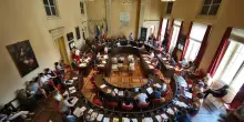 Questura in Fascia A. Scintille in Consiglio. Seduta sospesa per lite: "Meritiamo più agenti"
