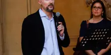Bologna saluta Stefano Benni. L’abbraccio di amici e artisti : "Travolti da una marea d’affetto"