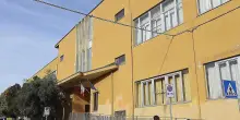 Scuolabus soppresso all’ultimo, scoppia il caos
