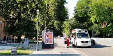 I residenti fanno causa al Comune: "Lavori in piazza e danni ai garage"
