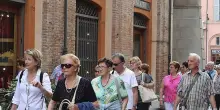 Turisti, partenza sprint. Arrivi e pernottamenti, un 2025 in crescendo. Boom di B&B e privati