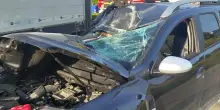 Schianto all’alba, resta ferita una 45enne