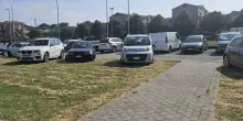 Parco o parcheggio in via Pirani?. Cresce la protesta tra i residenti