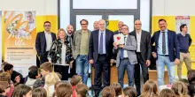 Gli studenti di Mondolfo a lezione di defibrillatore