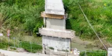 Ponte sul Montone, cittadini infuriati. La sindaca: "Serve l’ok della Regione"
