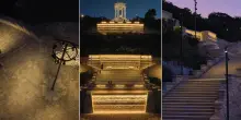 La scalinata del Passetto prende luce, una folla a bocca aperta