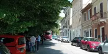 Agente immobiliare si barrica in ufficio e minaccia di darsi fuoco: carabiniere ferito