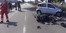Violento schianto auto-moto a Ghiardo di Bibbiano, muore centauro