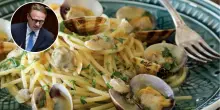 Vongole, ok Ue a deroga taglia minima: “Ottima notizia per i pescatori”