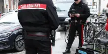 Continua a perseguitare la ex. Lei scatta delle foto e lo fa arrestare