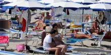 Spiagge, non mancano i rincari