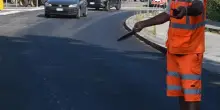 Viale Roma, finiti i lavori. Strada senza più dossi: "Gli alberi? Stanno bene"