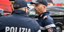 Furti di scooter a Bologna, il Gps incastra un 18enne. In casa aveva soldi falsi