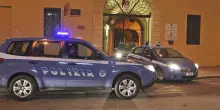Rissa ai giardini per una sigaretta. Diciassettenne rimane ferito. Quattro minori finiscono nei guai