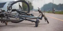 Ciclista investito a Imola, trovato il pirata della strada: 2 sorelle 60enni nei guai