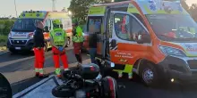 Incidente alla rotonda. Feriti due motociclisti, una coppia di Russi