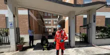 Incendio in casa, tre persone in ospedale