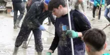 I segni dell’alluvione: "A 80 anni suonati ho perso tutto. E ho ricostruito tutto"