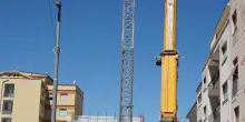 Obiettivo sicurezza. Via la maxi gru del cantiere. L’ex Stracca resta un rebus
