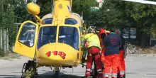 Schianto in moto all’uscita della scuola, grave 17enne