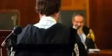 Schiaffi e calci alla convivente davanti al figlio, condannato