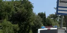 Resta schiacciato sotto il trattore: è grave