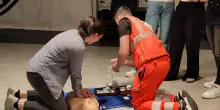 Poche mosse e una scossa, ripartono i corsi per defibrillatori