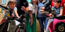 I piccoli pazienti della Pediatria sulle moto dei centauri Trt Crew