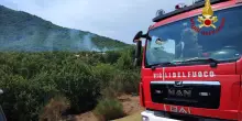 Genga, incendio manda in fumo un ettaro di bosco