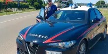Imola, aggredisce medico del pronto soccorso con calci e pugni: arrestata