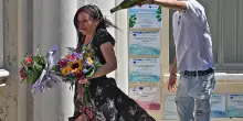 Supera la Maturità insieme al figlio. “18 anni fa rinunciai per lui”