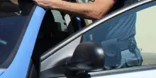 Aggredisce gli agenti: arrestata