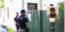 Prof morto soffocato: caccia al Dna dell’assassino anche sotto le unghie