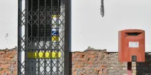 Rapina alle Poste ’no cash’. L’ufficio non ha soldi: derubato l’impiegato