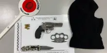In giro per Riccione con pistola e coltello