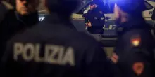 Colpito al volto da un fumogeno alla festa di compleanno: perde i denti