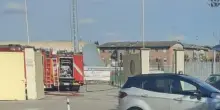 Principio d’incendio allo stadio di San Felice. A Castelnuovo fiamme in casa: un ustionato
