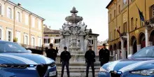 Anziana resiste allo scippo. Bandito in fuga arrestato