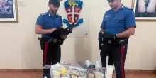 In casa 2,5 kg di eroina e 10mila euro in contanti, arrestato in Bolognina