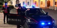 Tentano la tecnica dell’abbraccio. Tre denunciati in poche ore