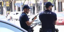 Spedizione punitiva al parco: 16 preso a bastonate, 6 ragazzini denunciati dalla polizia