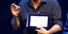 Bologna, in classe con penna, taccuino, computer e l’ironia di Giuseppe Giacobazzi