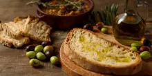 Olio nelle Marche: dove trovare extravergine di qualità nonostante il crollo dell'80%